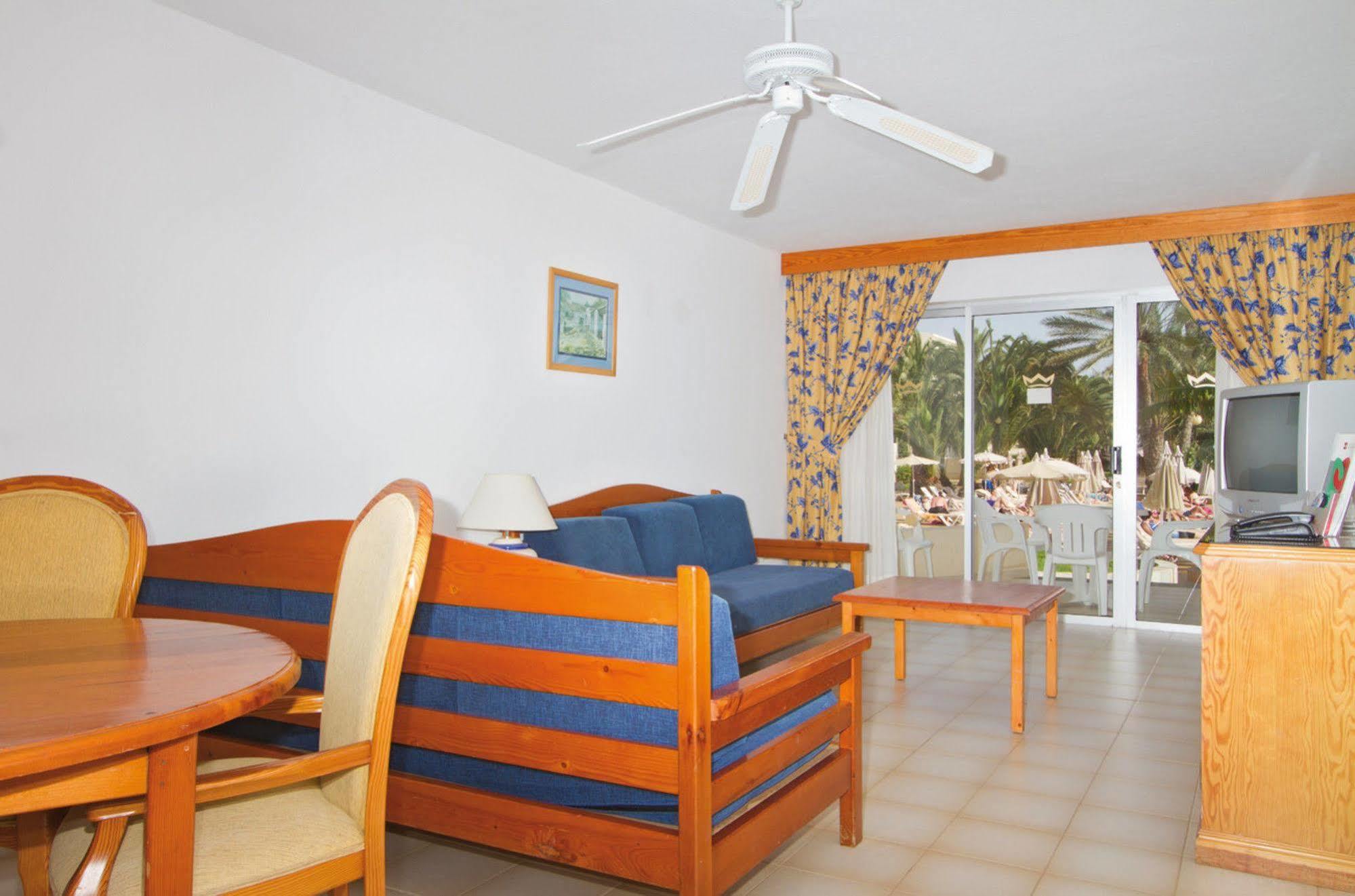 Hotel Riu Oliva Beach Resort Corralejo Bagian luar foto